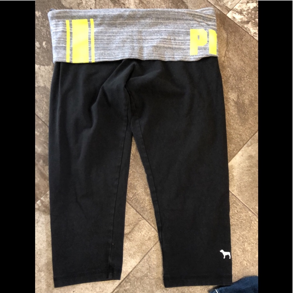 Victoria secret PINK YOGA capri.